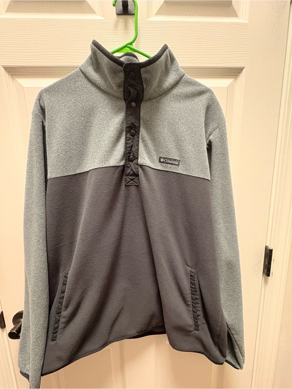 Columbia Men's Two-Tone Gray and Snap Pullover Fleece Size L